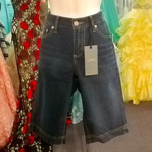 Jag. Jackson Bermuda